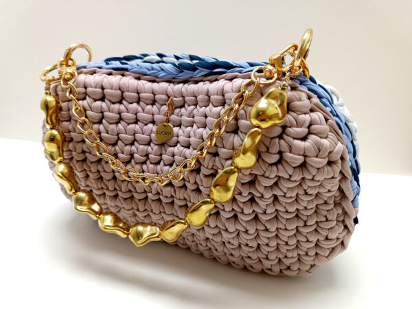 BLOOM - Imagen 3